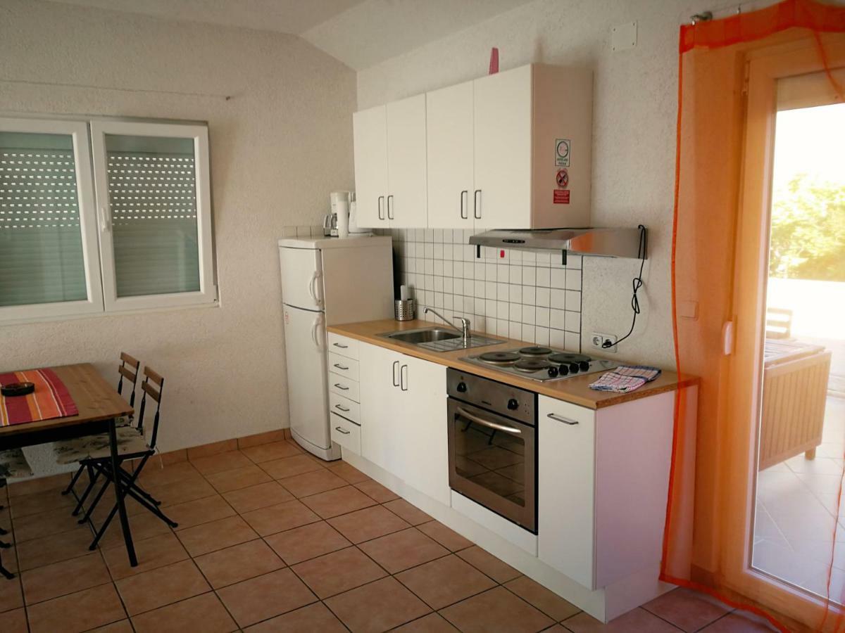 Family Friendly Apartments Island Rab Kampor Εξωτερικό φωτογραφία