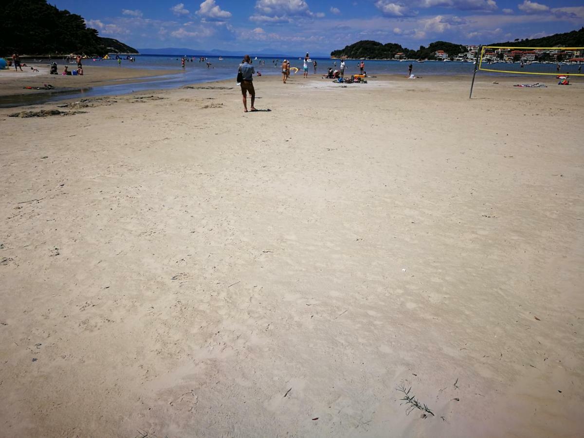 Family Friendly Apartments Island Rab Kampor Εξωτερικό φωτογραφία