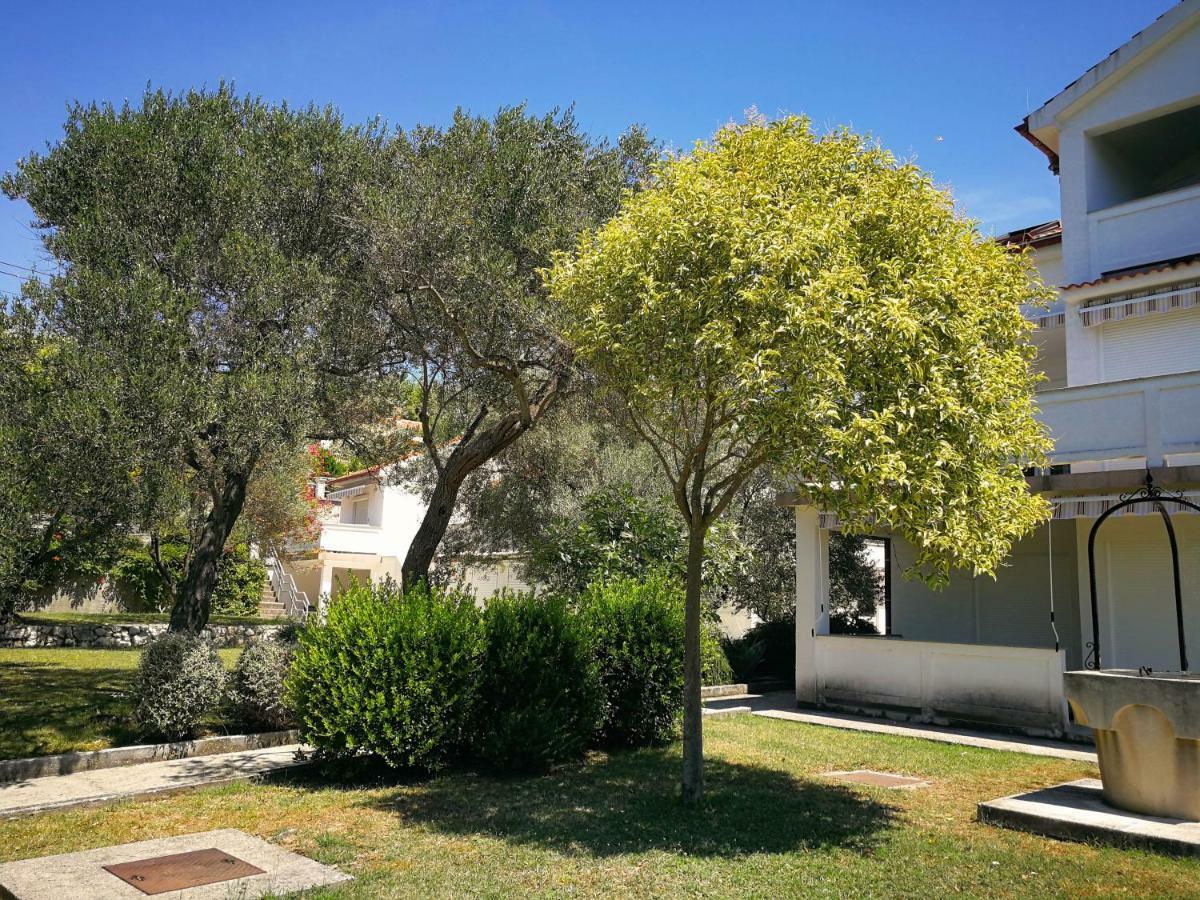 Family Friendly Apartments Island Rab Kampor Εξωτερικό φωτογραφία
